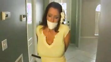 She knew she had been set up but kept her silence - milf and brutal fuck.